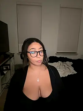 Snapshot of minha_baby chatting on November 7, 4:12 am minha baby online show from November 7, 4:12 am