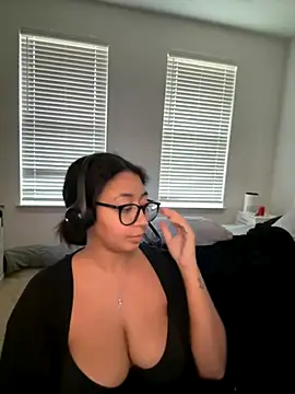 Snapshot of minha_baby chatting on November 15, 2:24 pm minha baby online show from November 15, 2:24 pm