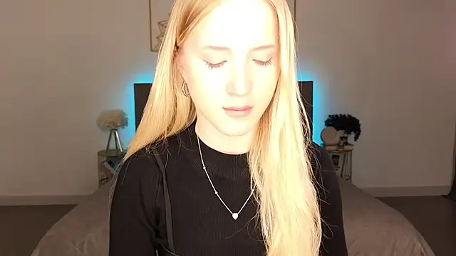 Snapshot of adele_armass chatting on June 26, 10:58 pm adele armass online show from June 26, 10:58 pm