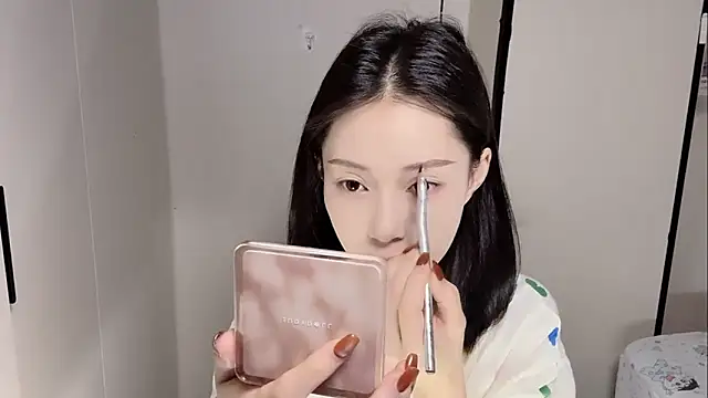 Snapshot of yuyu-33 chatting on November 25, 1:27 am yuyu-33 online show from November 25, 1:27 am