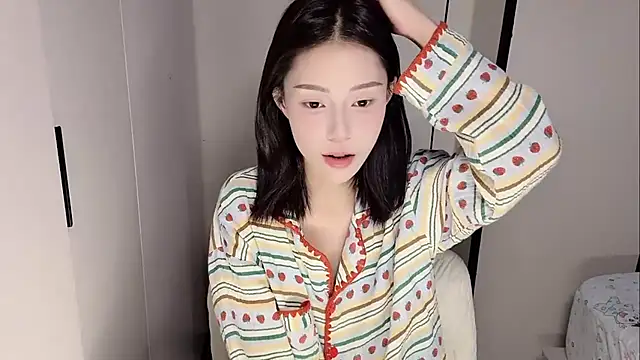 Snapshot of yuyu-33 chatting on November 26, 2:01 am yuyu-33 online show from November 26, 2:01 am