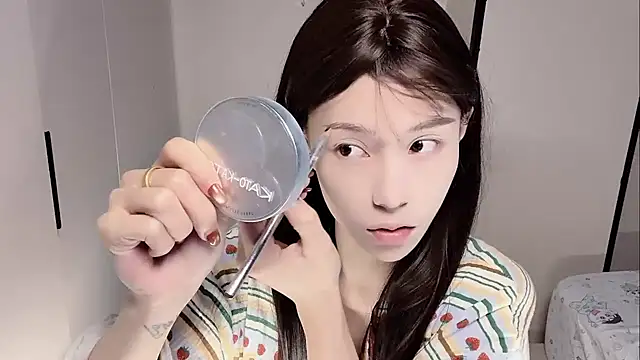 Snapshot of yuyu-33 chatting on November 27, 6:04 am yuyu-33 online show from November 27, 6:04 am