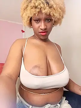 EvonyFoxxx online show from May 5, 4:09 am