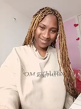 EvonyFoxxx online show from May 25, 4:40 am