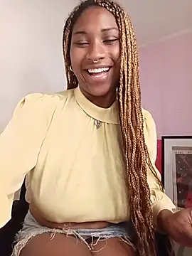 EvonyFoxxx online show from July 5, 4:19 am