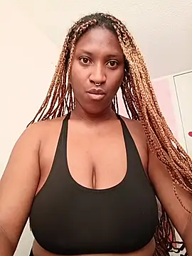 EvonyFoxxx online show from July 12, 8:33 pm