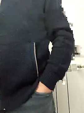 Snapshot of pino870 chatting on February 20, 2:28 pm pino870 online show from February 20, 2:28 pm