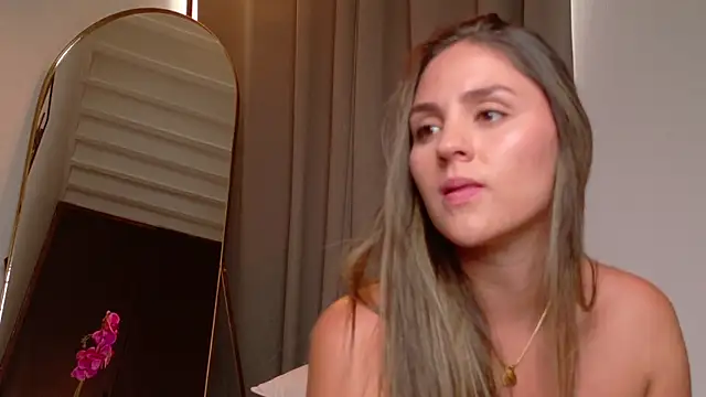 Snapshot of VictoriaNova_ chatting on July 17, 7:41 pm VictoriaNova online show from July 17, 7:41 pm