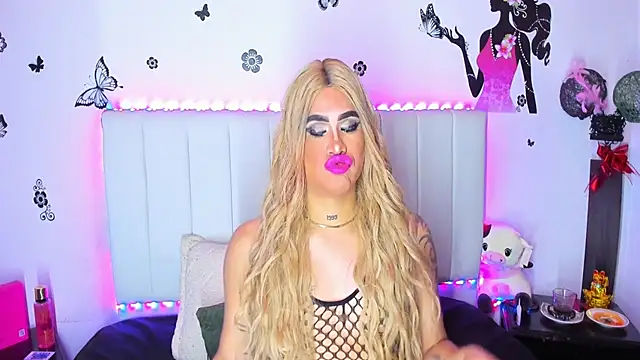 melani ferraraa  online show from February 18, 3:35 am