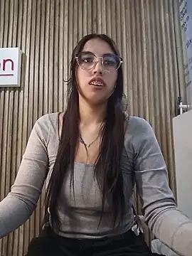 Valk submissive online show from May 1, 3:55 am
