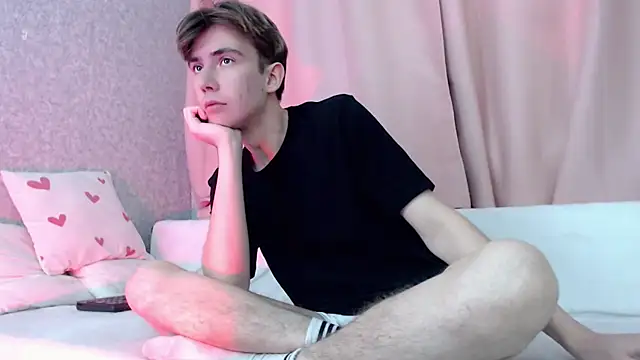 Snapshot of Harvey_foster chatting on December 15, 1:37 pm Harvey foster online show from December 15, 1:37 pm