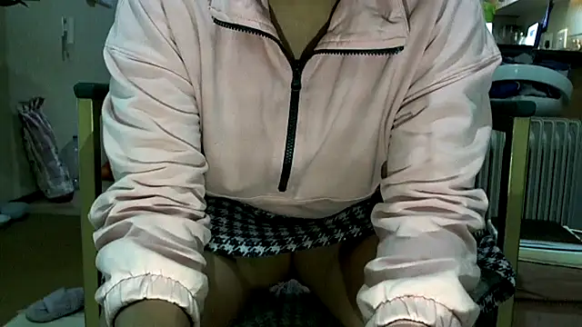 Snapshot of NewBeginnings8 chatting on November 19, 6:13 am NewBeginnings8 online show from November 19, 6:13 am