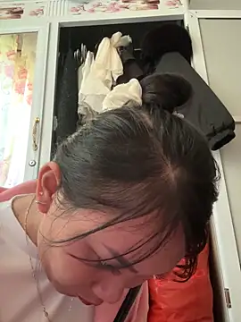 Snapshot of Amino-Suca chatting on November 22, 3:27 am Amino-Suca online show from November 22, 3:27 am