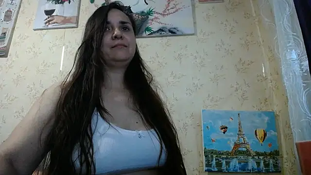 Snapshot of VoulezVous_Angel chatting on June 18, 9:25 am VoulezVous Angel online show from June 18, 9:25 am