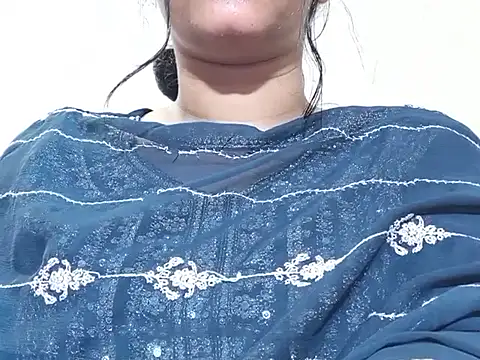 Snapshot of Nancy_queen001 chatting on November 4, 9:58 pm Nancy queen001 online show from November 4, 9:58 pm