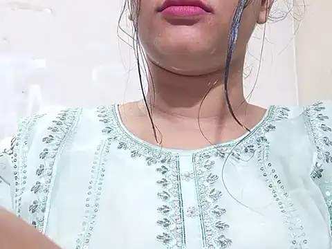 Snapshot of Nancy_queen001 chatting on November 12, 8:59 am Nancy queen001 online show from November 12, 8:59 am