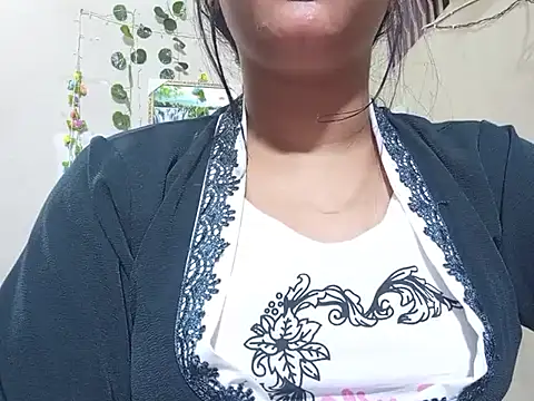 Snapshot of Nancy_queen001 chatting on November 24, 1:38 am Nancy queen001 online show from November 24, 1:38 am