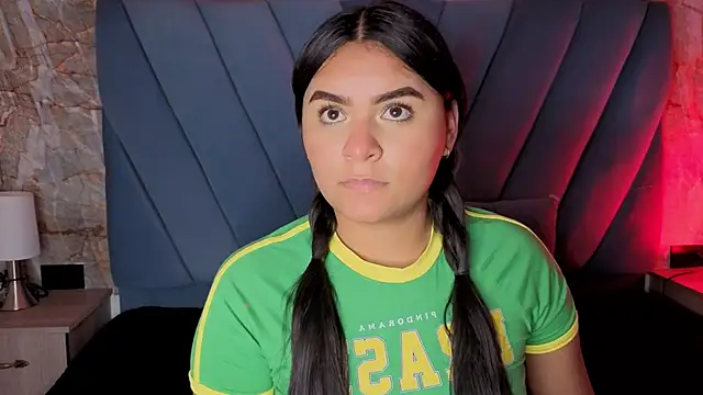 Snapshot of amarahanks1 chatting on November 12, 3:45 pm amarahanks1 online show from November 12, 3:45 pm