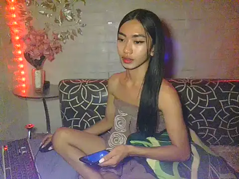 Snapshot of queensilver chatting on December 3, 3:54 pm queensilver online show from December 3, 3:54 pm