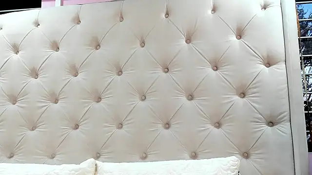 scarlett leblanc  online show from July 27, 11:50 am