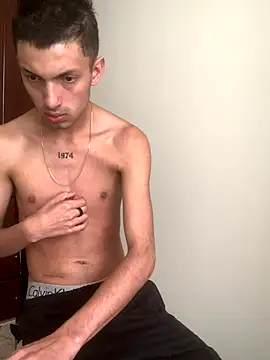 Snapshot of dylan_drakee chatting on October 30, 5:35 pm dylan drakee online show from October 30, 5:35 pm