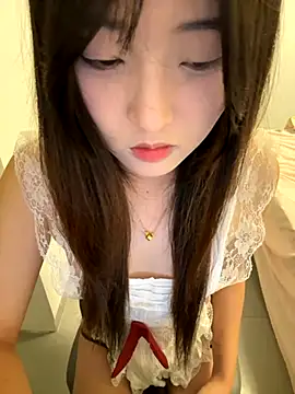 Snapshot of minnie566 chatting on November 6, 2:18 pm minnie566 online show from November 6, 2:18 pm