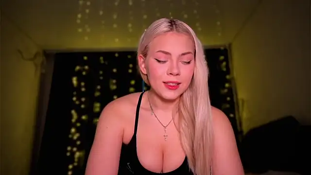 Snapshot of alisaoceaneeyes chatting on November 12, 12:27 pm alisaoceaneeyes online show from November 12, 12:27 pm