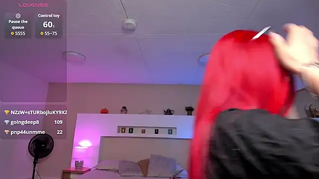 Snapshot of Sophie_Russell_ chatting on December 20, 1:29 pm Sophie Russell online show from December 20, 1:29 pm