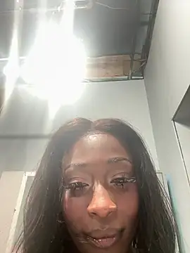 MadameMuse online show from July 25, 4:15 pm