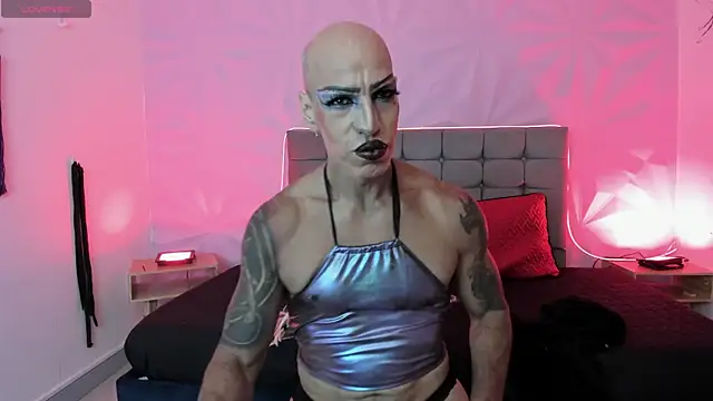 Snapshot of MadameLilith_cg chatting on December 1, 12:32 pm MadameLilith cg online show from December 1, 12:32 pm