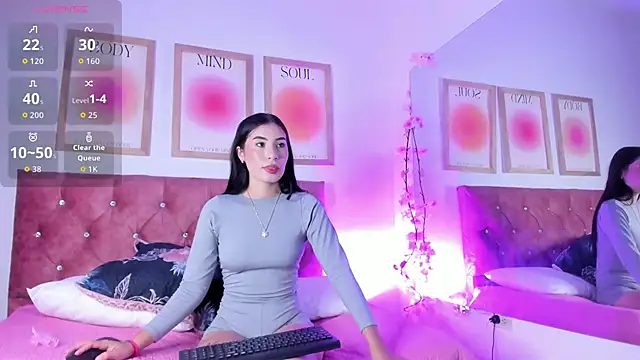 Snapshot of Madisonkay chatting on November 15, 7:10 pm Madisonkay online show from November 15, 7:10 pm