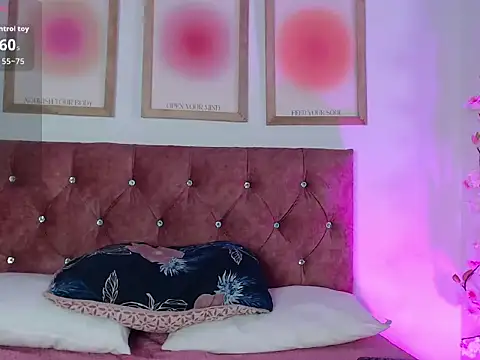 Snapshot of Madisonkay chatting on November 20, 7:13 pm Madisonkay online show from November 20, 7:13 pm