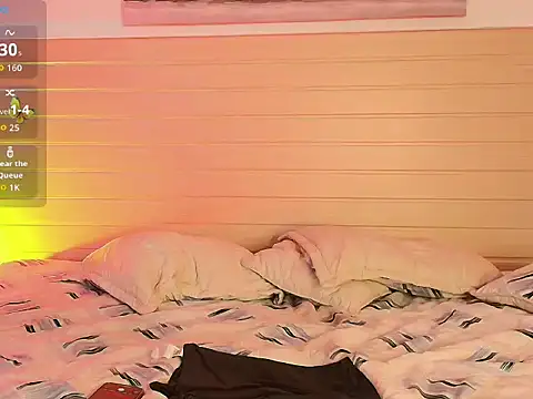 Snapshot of Madisonkay chatting on December 14, 7:18 pm Madisonkay online show from December 14, 7:18 pm