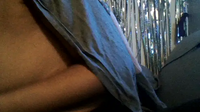 Snapshot of Juicyapplecandy chatting on November 11, 1:44 pm Juicyapplecandy online show from November 11, 1:44 pm