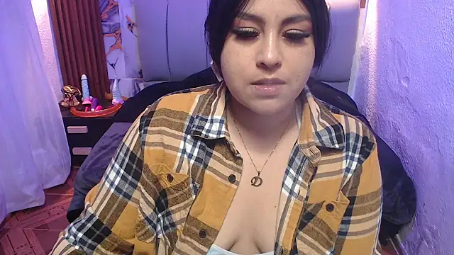 Snapshot of lehia_285 chatting on December 17, 1:39 pm lehia 285 online show from December 17, 1:39 pm