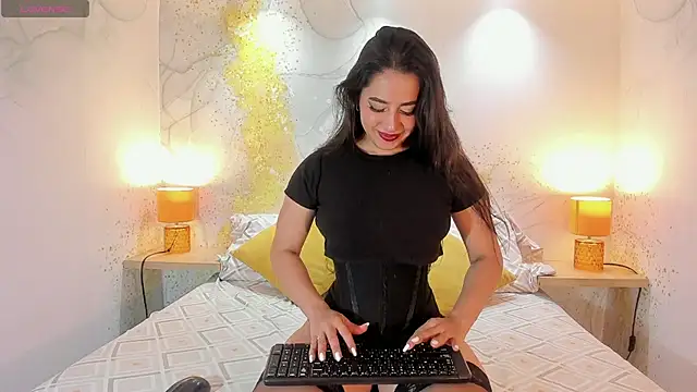 Snapshot of Staarhot chatting on December 16, 12:32 pm Staarhot online show from December 16, 12:32 pm