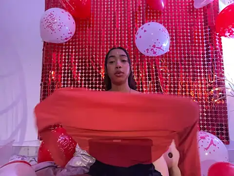 Snapshot of Ania_rose chatting on February 15, 2:25 pm Ania rose online show from February 15, 2:25 pm