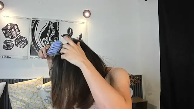 Snapshot of Cloe_Bonne chatting on November 12, 7:46 pm Cloe Bonne online show from November 12, 7:46 pm