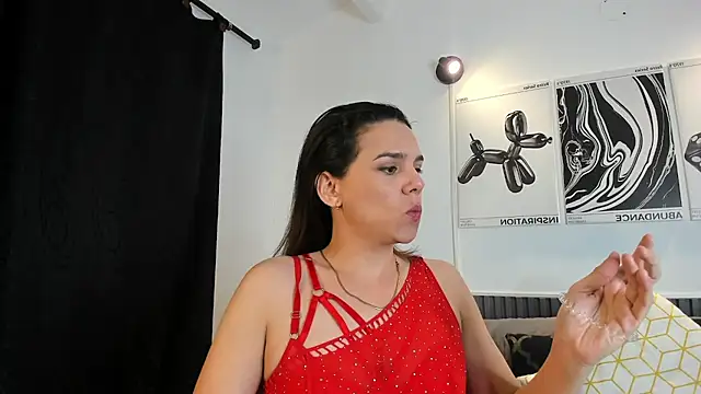 Snapshot of Cloe_Bonne chatting on November 27, 10:12 pm Cloe Bonne online show from November 27, 10:12 pm