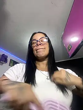 Snapshot of sofia_lopez70 chatting on July 18, 10:46 pm sofia lopez70 online show from July 18, 10:46 pm
