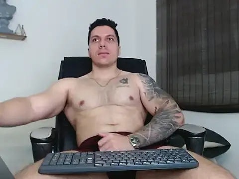 Snapshot of Noah_Swagger_ chatting on November 18, 7:57 am Noah Swagger online show from November 18, 7:57 am