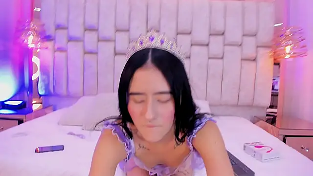 Snapshot of MylittleEmily_ chatting on November 9, 4:22 am MylittleEmily online show from November 9, 4:22 am