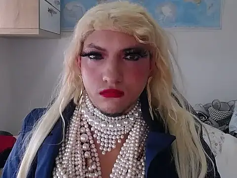 VanesaCrossic online show from March 1, 8:38 am