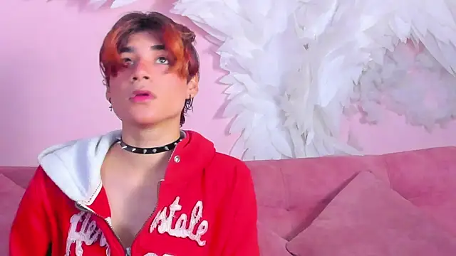 Snapshot of Leo_Glow chatting on January 14, 1:28 pm Leo Glow online show from January 14, 1:28 pm