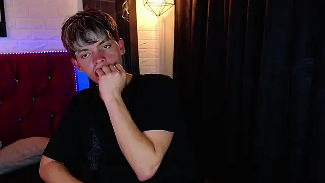 frankboyx online show from November 17, 8:14 pm