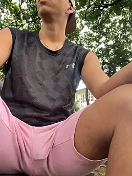 Snapshot of Dylams_maja chatting on November 27, 8:33 pm Dylams maja online show from November 27, 8:33 pm