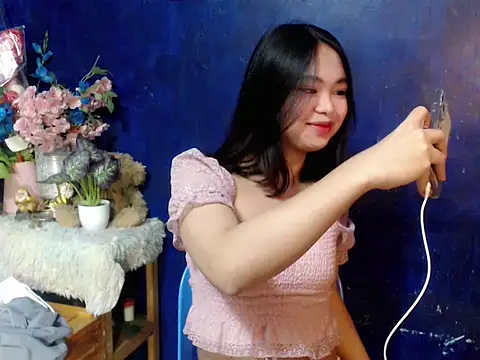 lustfullakim online show from January 6, 5:05 pm