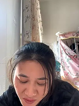 Snapshot of daaqnn chatting on November 15, 2:42 am daaqnn online show from November 15, 2:42 am