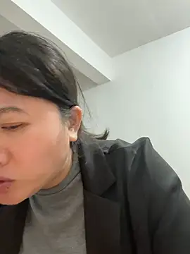 Snapshot of daaqnn chatting on June 13, 12:36 pm daaqnn online show from June 13, 12:36 pm