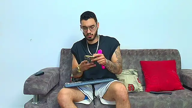 thebadboys05 online show from June 19, 6:07 am